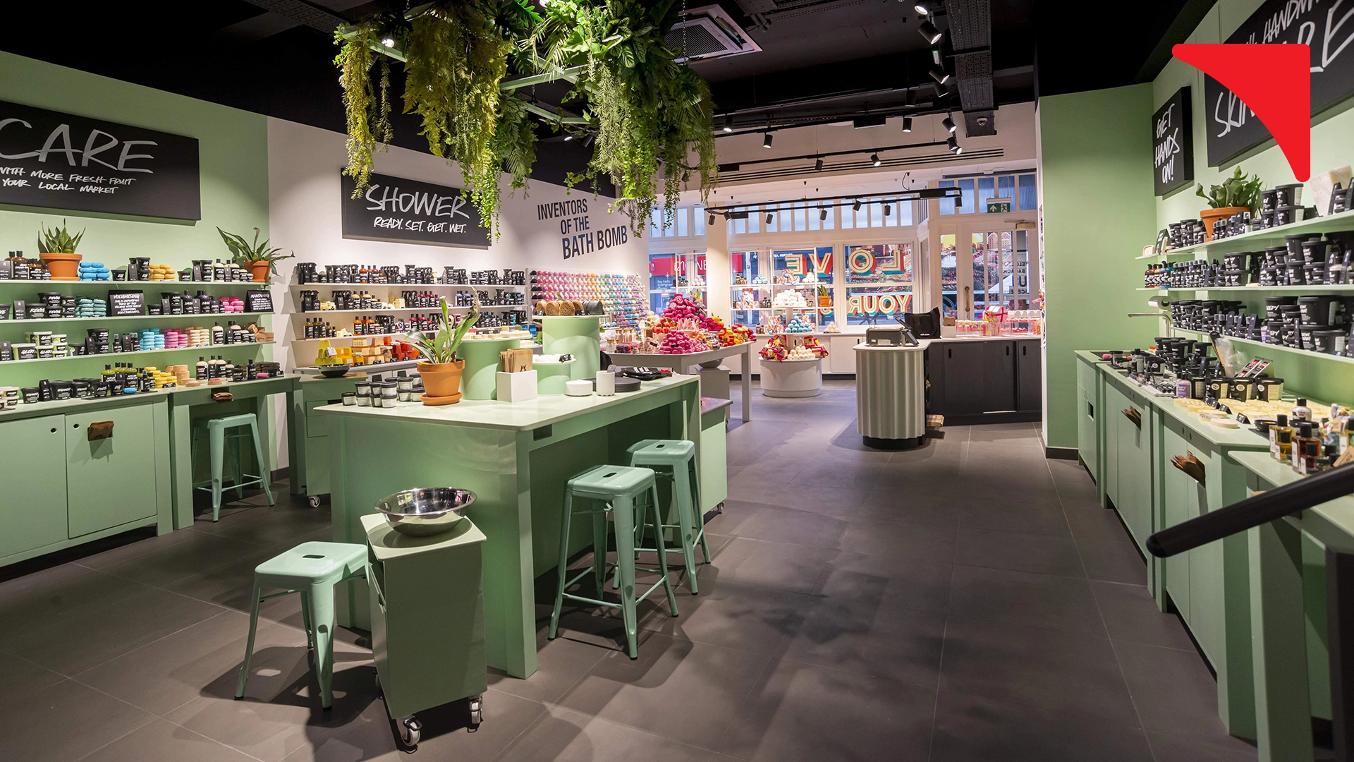 IS TECHNOLOGY STRENGTHENING SUSTAINABLE RETAIL STORE DESIGN INITIATIVES OR CRUSHING THEM?